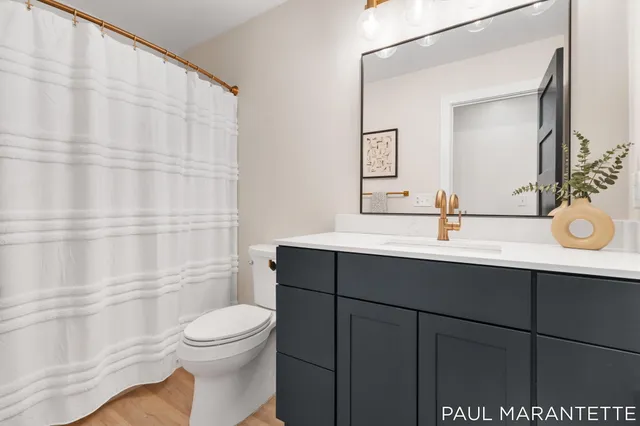 $900,000 | 9421 Lakeview Court, West Olive, MI 49460