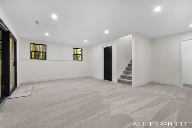 $900,000 | 9421 Lakeview Court, West Olive, MI 49460