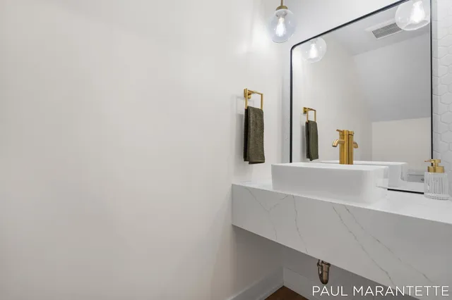 $900,000 | 9421 Lakeview Court, West Olive, MI 49460