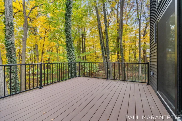 $900,000 | 9421 Lakeview Court, West Olive, MI 49460