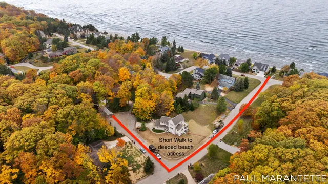 $900,000 | 9421 Lakeview Court, West Olive, MI 49460