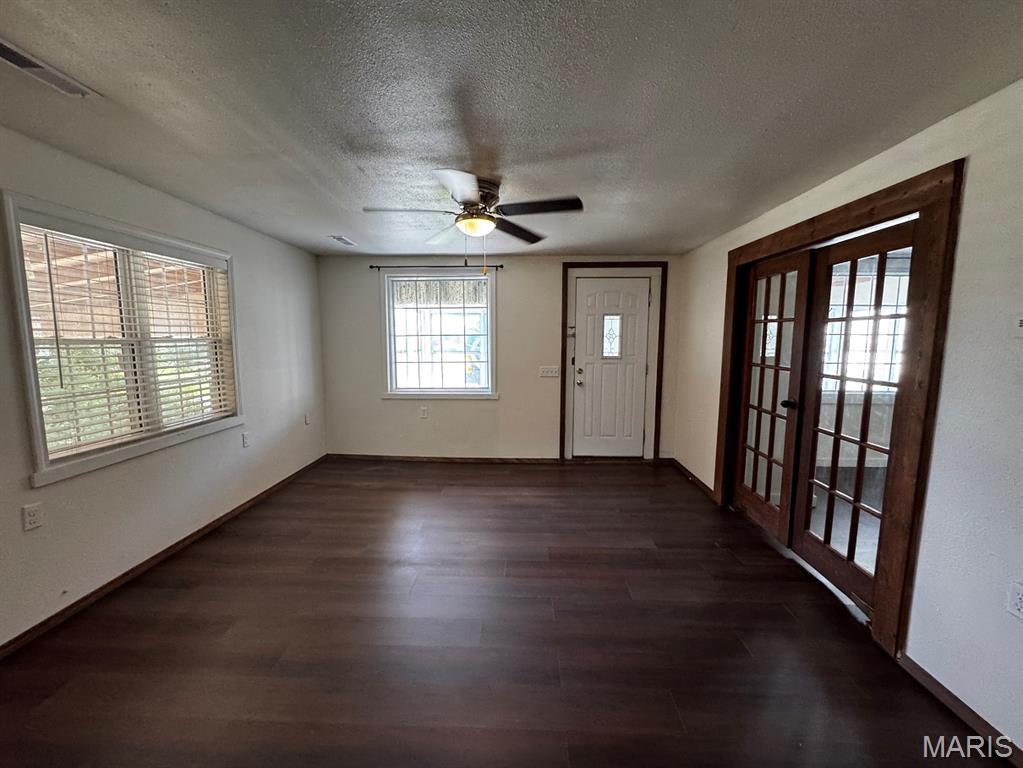 255 West Reed Avenue Puxico, MO 63960 - Photo 4 of 23