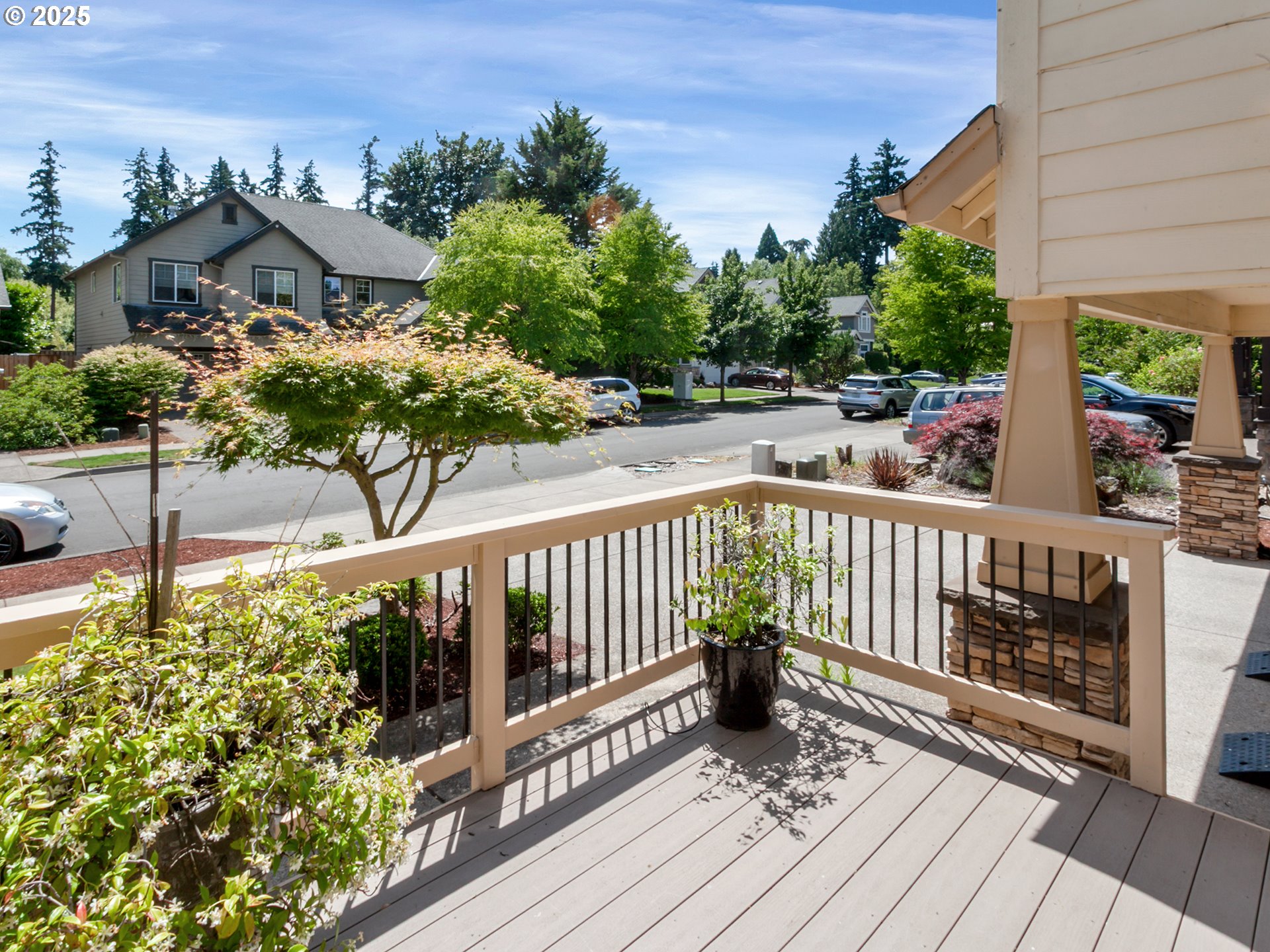 7913 Southwest Leiser Lane Portland, OR 97224 - Photo 2 of 35 Porch