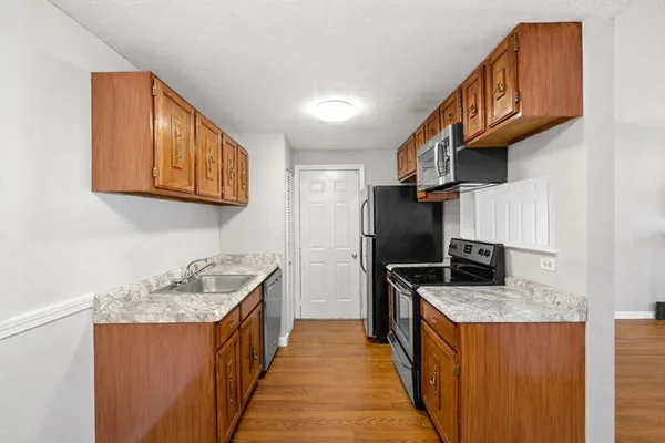 $2,500 | 5 Thoreau Court, Unit 21, Natick, MA 01760