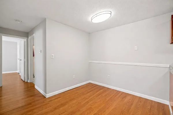 $2,500 | 5 Thoreau Court, Unit 21, Natick, MA 01760