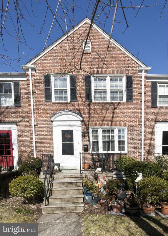 198 Stanmore Road Baltimore, MD 21212 - Photo 1 of 24 a front view of a house with garden