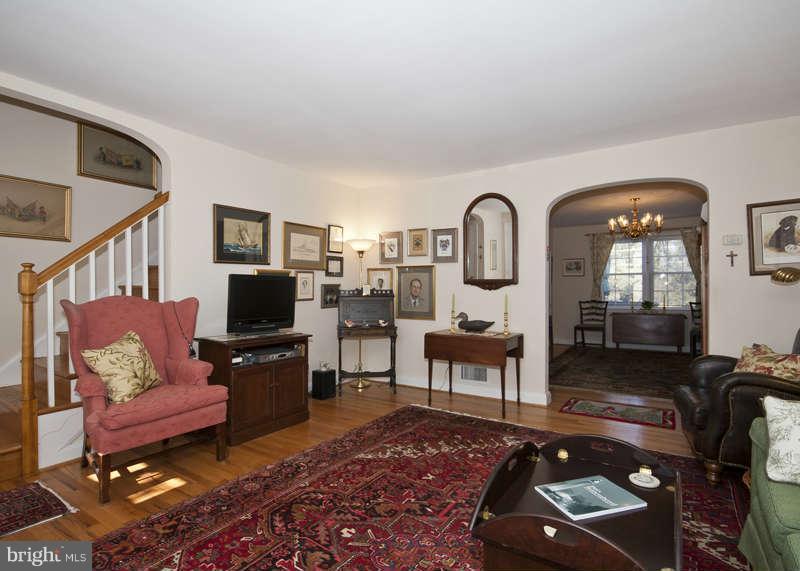 198 Stanmore Road Baltimore, MD 21212 - Photo 4 of 24 a living room with furniture and a flat screen tv