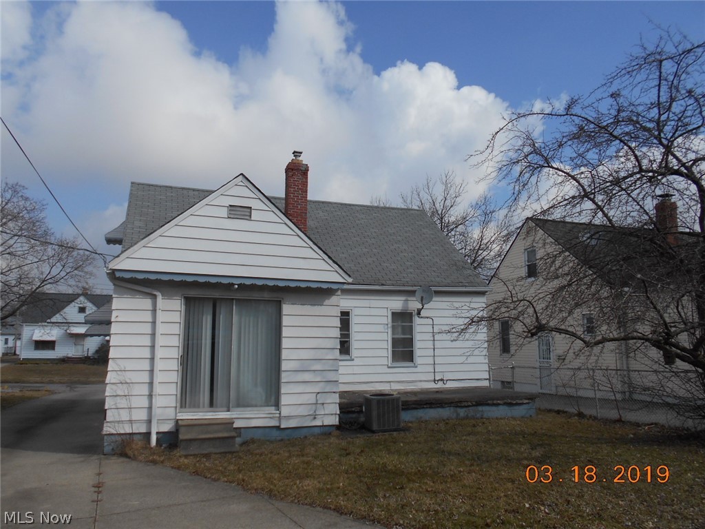 21406 Franklin Road Maple Heights, OH 44137 - Photo 4 of 18 Gallery Image 4
