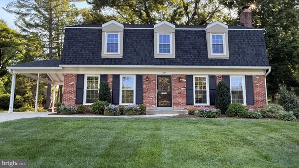$1,012,000 | 8104 Briar Creek Drive, Annandale, VA 22003