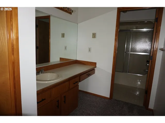 $349,900 | 13819 Northwest 10th Court, Unit F, Vancouver, WA 98685