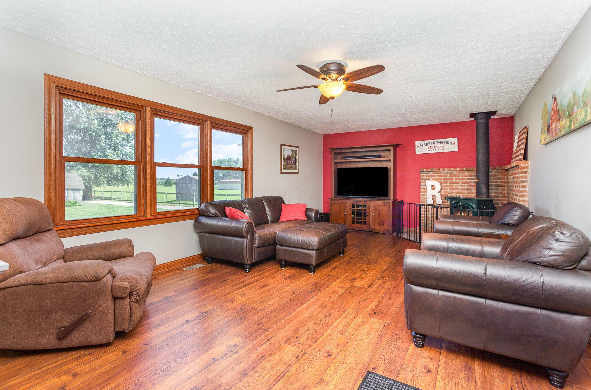 4654 North County Line Road Sunbury, OH 43074 - Photo 10 of 41 Family room