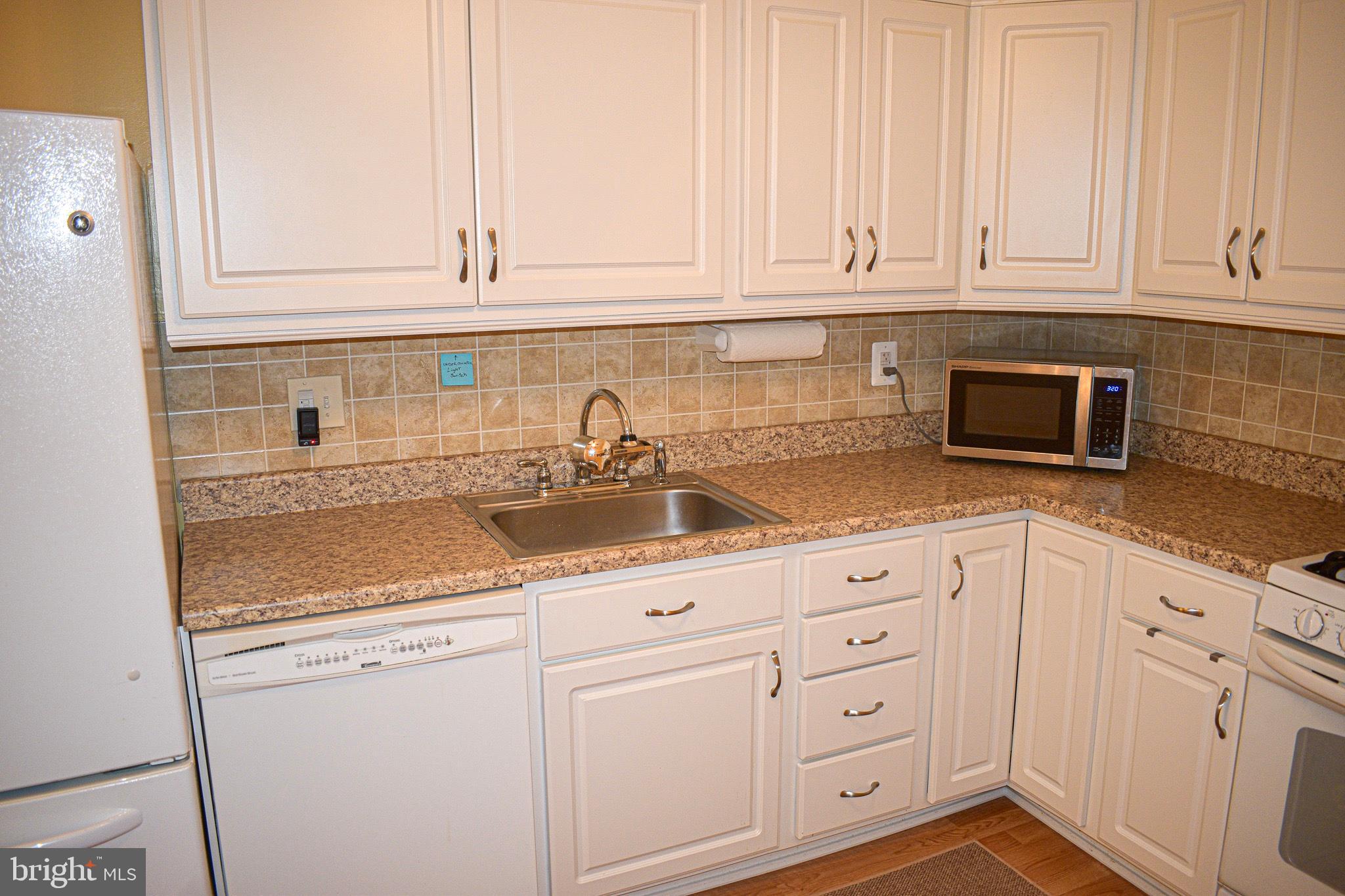 51201 Delaire Landing Road, Unit 201 Philadelphia, PA 19114 - Photo 7 of 16 Gallery Image 7