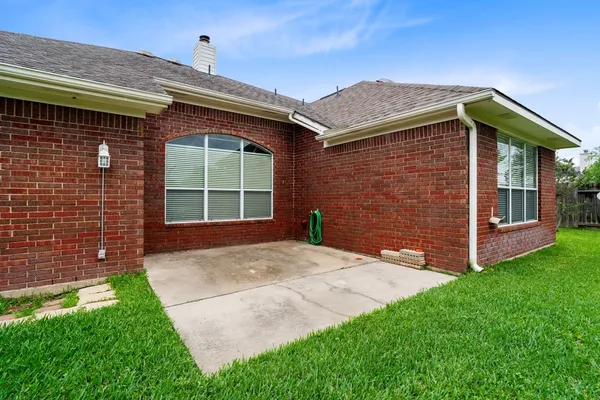 $329,990 | 2718 Hazy Creek Drive, Houston, TX 77084