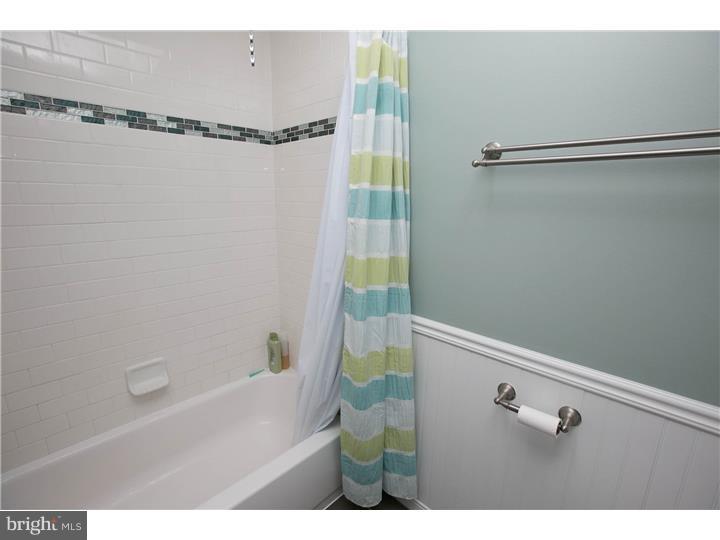 7269 Hill Road Philadelphia, PA 19128 - Photo 13 of 25 Bathroom