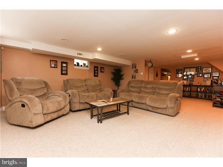 7269 Hill Road Philadelphia, PA 19128 - Photo 17 of 25 Basement - Finished