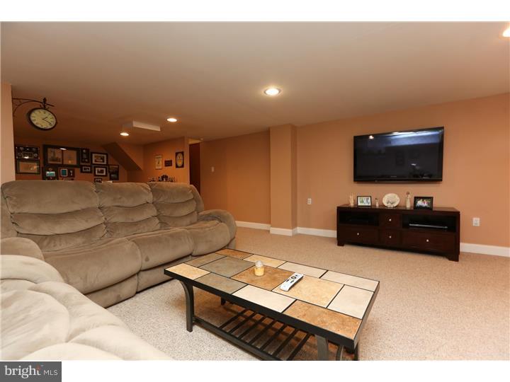 7269 Hill Road Philadelphia, PA 19128 - Photo 18 of 25 Basement - Finished