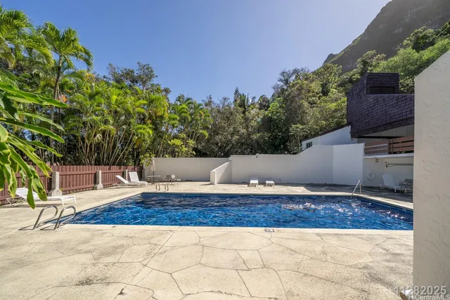 a view of outdoor space yard and balcony