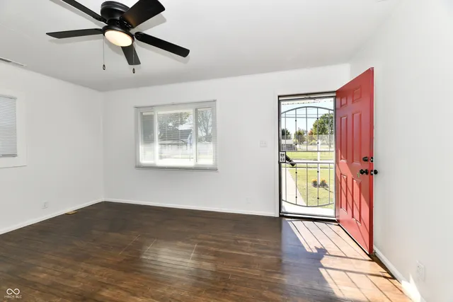 $147,000 | 300 South A Street, Elwood, IN 46036