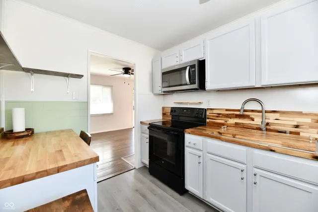 $147,000 | 300 South A Street, Elwood, IN 46036