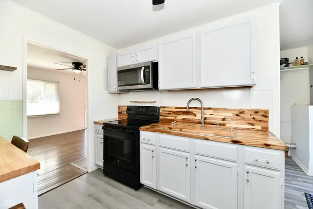 $147,000 | 300 South A Street, Elwood, IN 46036