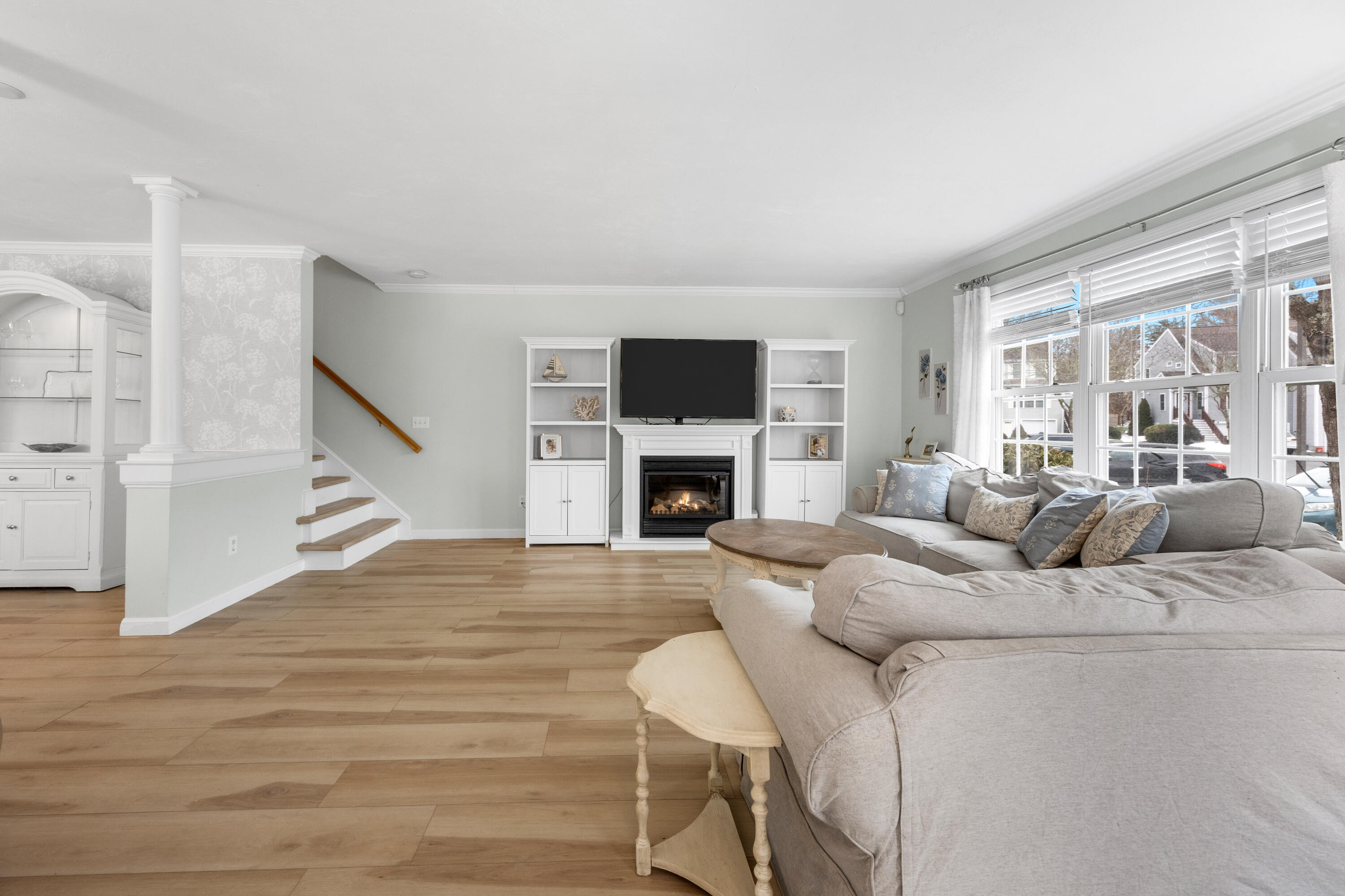 32 Carleton Street, Unit 32 Onset, MA 02558 - Photo 5 of 28 Living Room