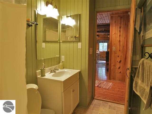 8198 South Tremain Road Maple City, MI 49664 - Photo 20 of 68 1748478-19.JPG