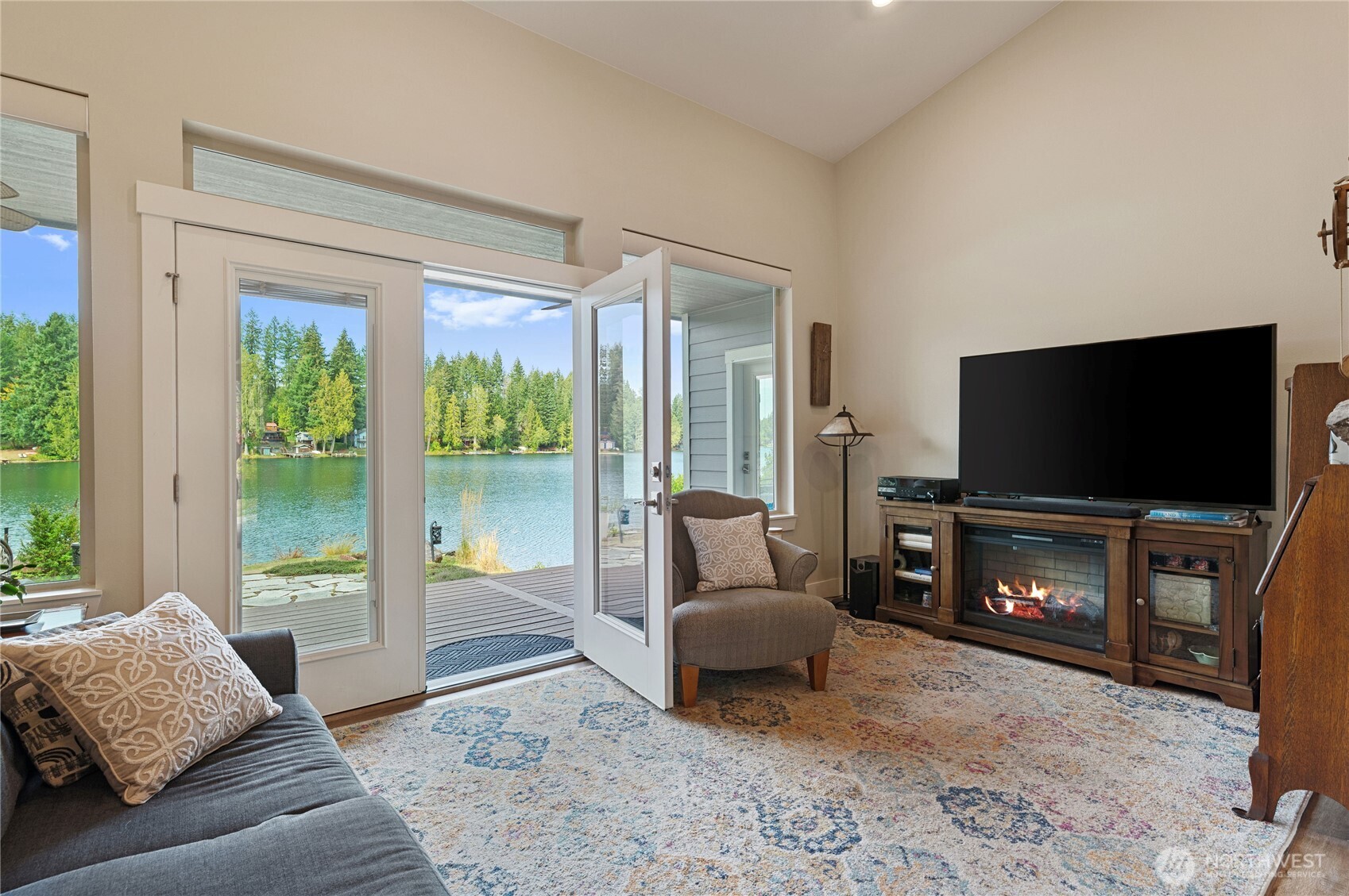 380 East Benson Lake Road Grapeview, WA 98546 - Photo 10 of 27 Gallery Image 10