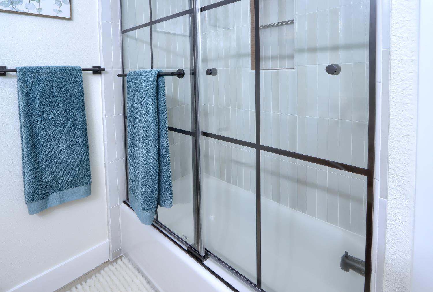 5518 East Whitlock Road Mariposa, CA 95338 - Photo 23 of 57 a bathroom with a shower