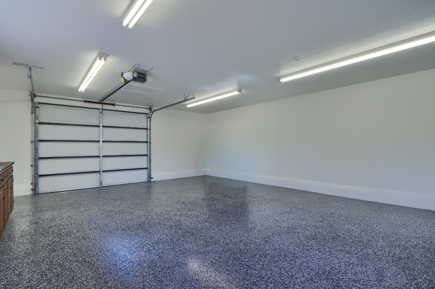 5518 East Whitlock Road Mariposa, CA 95338 - Photo 39 of 57 a view of a room with a furniture