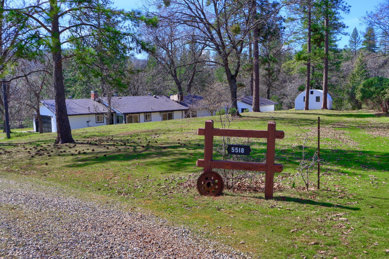 5518 East Whitlock Road Mariposa, CA 95338 - Photo 50 of 57 a view of a park with large trees