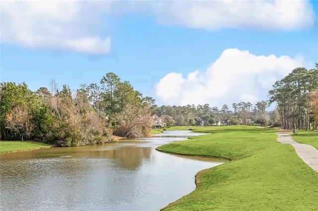 $380,000 | 14 Wax Myrtle Lane, Covington, LA 70433