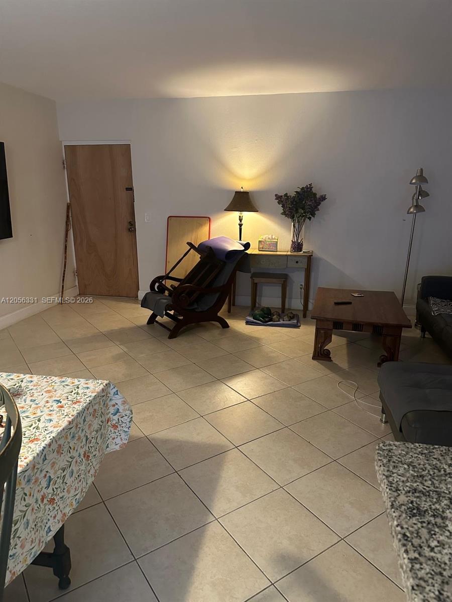 665 Enfield Street, Unit B9 Boca Raton, FL 33487 - Photo 8 of 17 Gallery Image 8