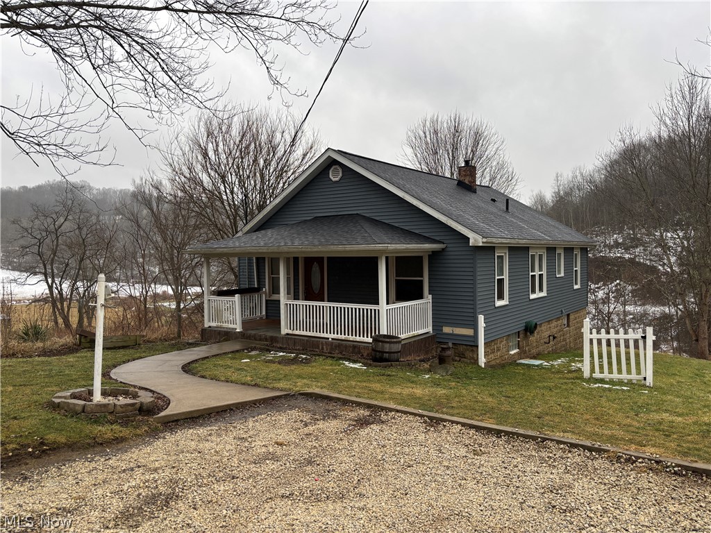 4301 Steubenville Road Southeast Amsterdam, OH 43903 - Photo 2 of 27 Vinyl sided ranch home