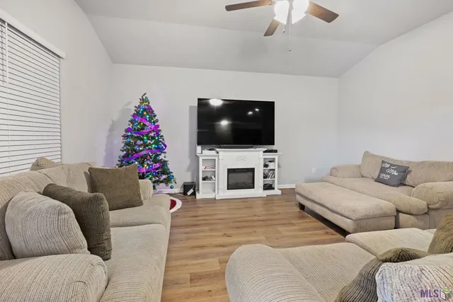 $250,000 | 59810 Clifts Cove Drive, Plaquemine, LA 70764