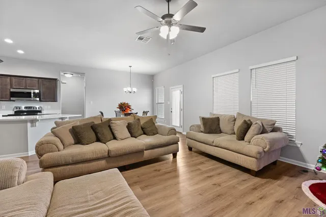 $250,000 | 59810 Clifts Cove Drive, Plaquemine, LA 70764