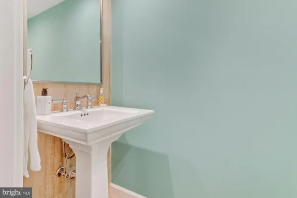 $3,700 | 1080 Wisconsin Avenue Northwest, Unit 405, Washington, DC 20007