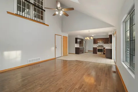 $3,500 | 1462 Glen Ellyn Road, Glendale Heights, IL 60139