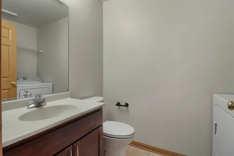 $3,500 | 1462 Glen Ellyn Road, Glendale Heights, IL 60139