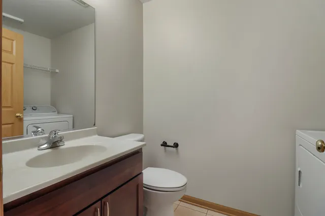 $3,500 | 1462 Glen Ellyn Road, Glendale Heights, IL 60139