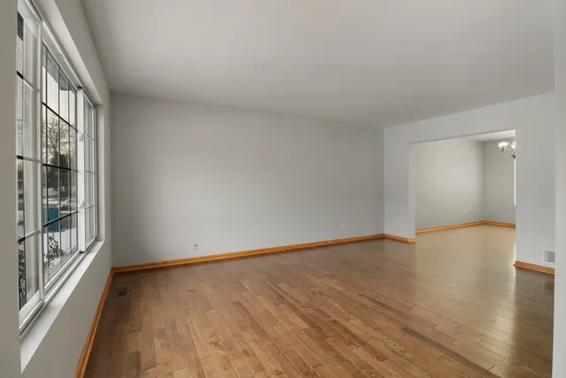 $3,500 | 1462 Glen Ellyn Road, Glendale Heights, IL 60139