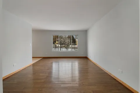 $3,500 | 1462 Glen Ellyn Road, Glendale Heights, IL 60139