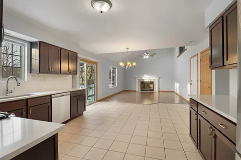 $3,500 | 1462 Glen Ellyn Road, Glendale Heights, IL 60139