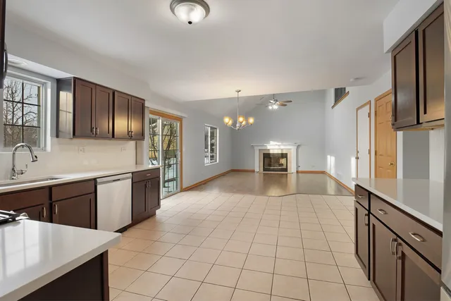 $3,500 | 1462 Glen Ellyn Road, Glendale Heights, IL 60139