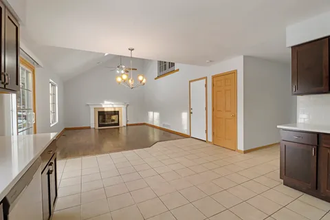 $3,500 | 1462 Glen Ellyn Road, Glendale Heights, IL 60139