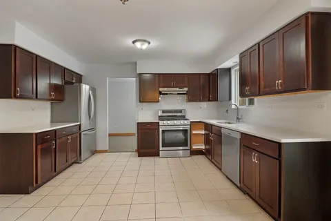 $3,500 | 1462 Glen Ellyn Road, Glendale Heights, IL 60139