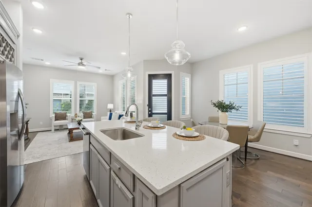 $379,900 | 2707 Church Wood Drive, Houston, TX 77082