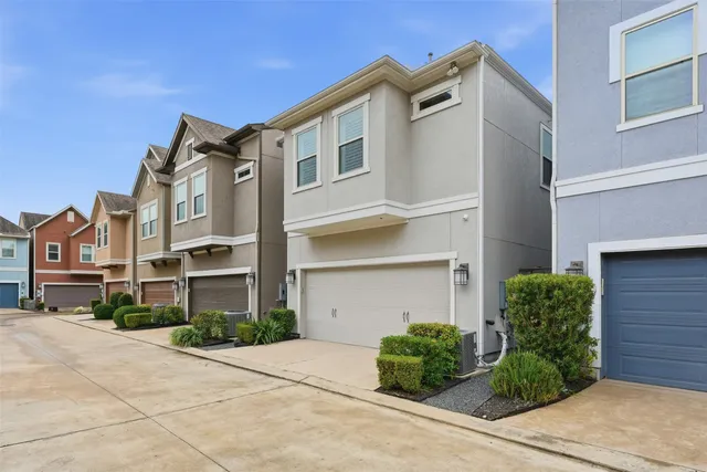 $379,900 | 2707 Church Wood Drive, Houston, TX 77082