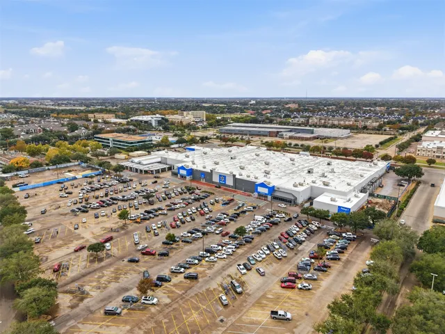 $379,900 | 2707 Church Wood Drive, Houston, TX 77082