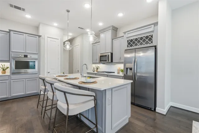 $379,900 | 2707 Church Wood Drive, Houston, TX 77082