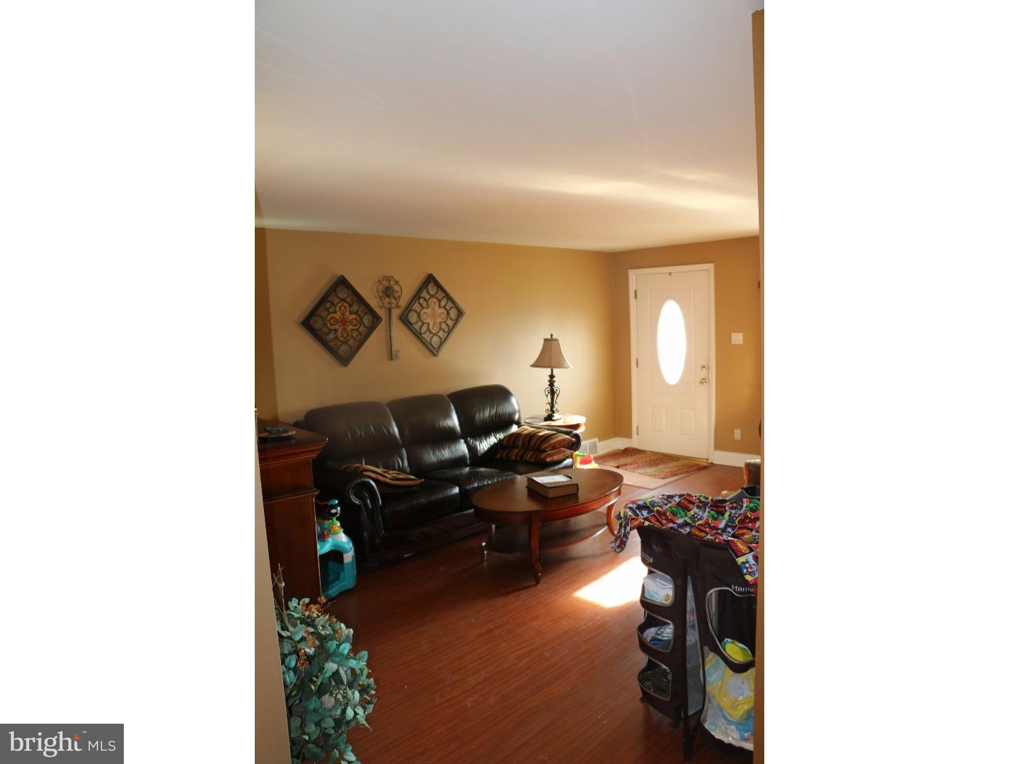 5209 North Springfield Road Clifton Heights, PA 19018 - Photo 3 of 13 Living Room